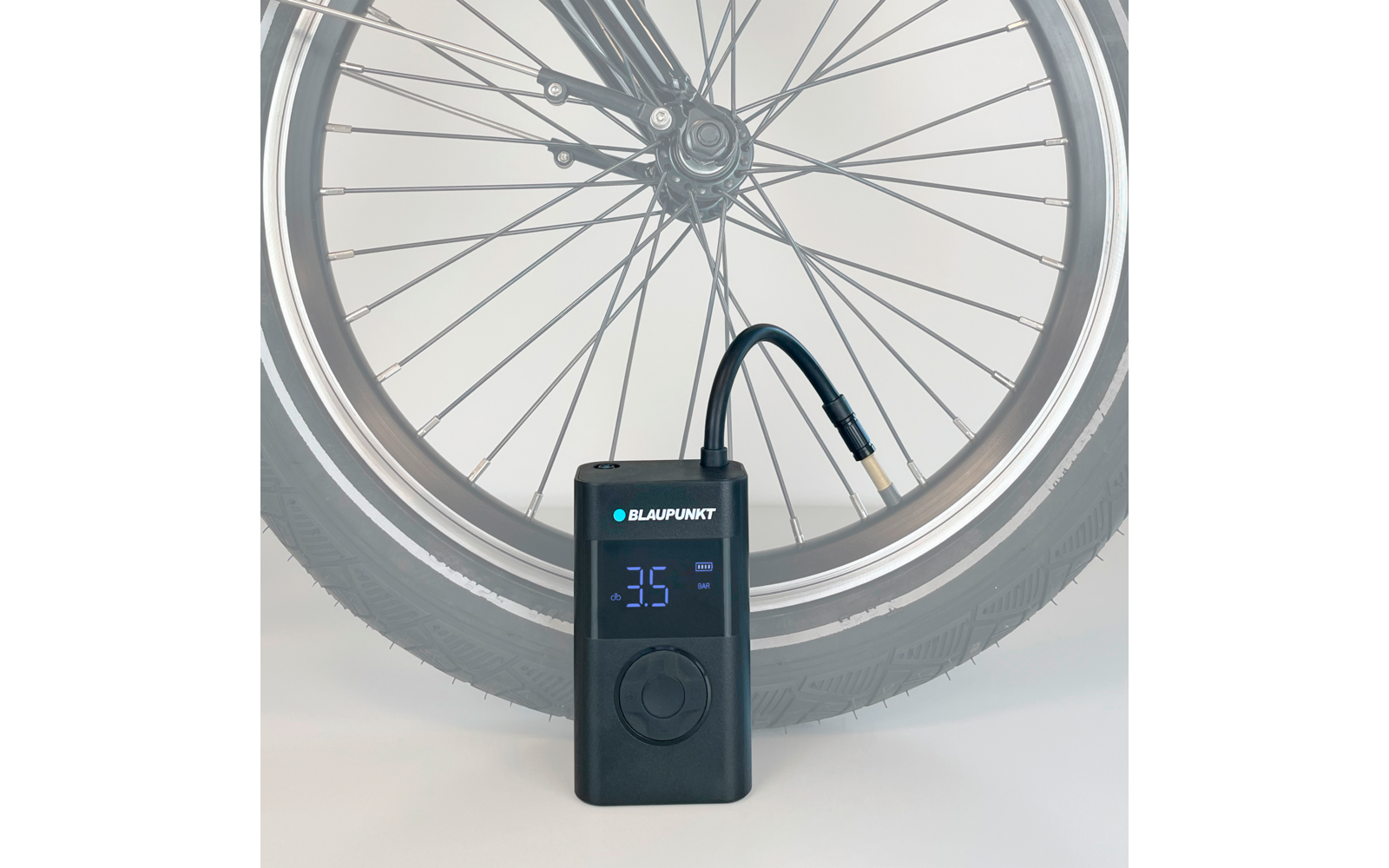  Blaupunkt Tragbare Akku-Luftpumpe TPM 124 Mit Powerbank-Funktion / Integrierter LED