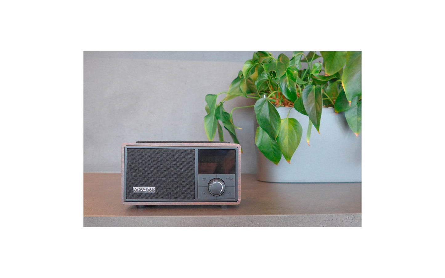  Schwaiger UKW Radiowecker Inkl. Bluetooth Und QI Ladestation